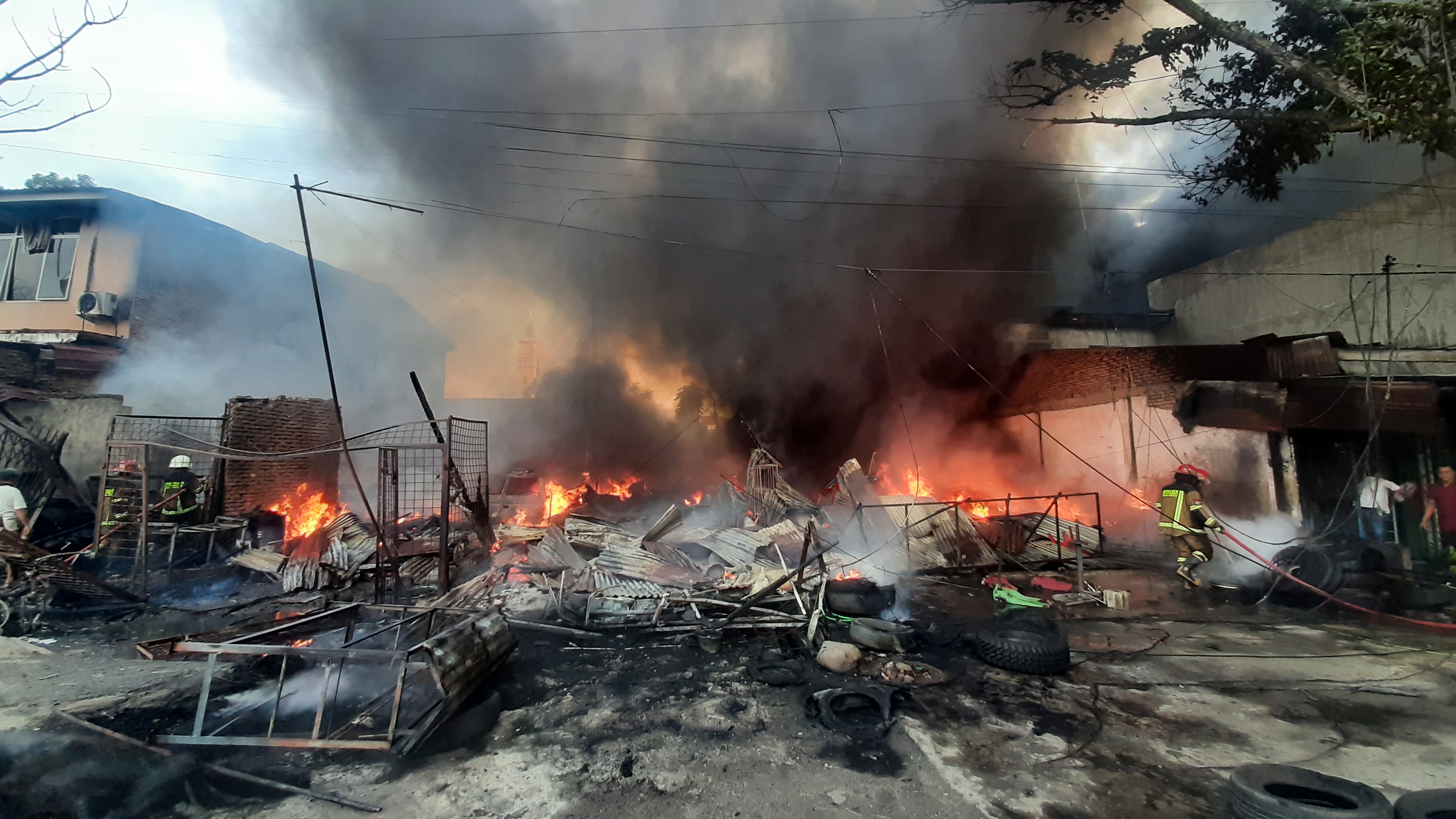 Kebakaran di Jl. Flamboyan Raya